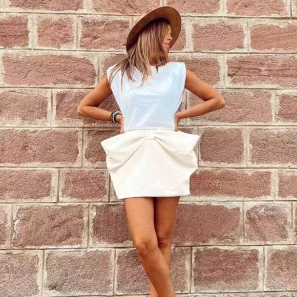 Zara Dresses & Skirts - Zara Voluminous Bow Draped Bubble Mini Skirt White Size XS NWT